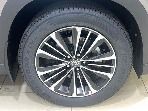 2026 Toyota Grand Highlander Hybrid Limited MAX