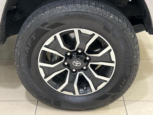 2020 Toyota Tacoma TRD Sport