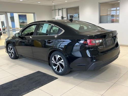 Crystal Black Silica 2021 Subaru Legacy Premium