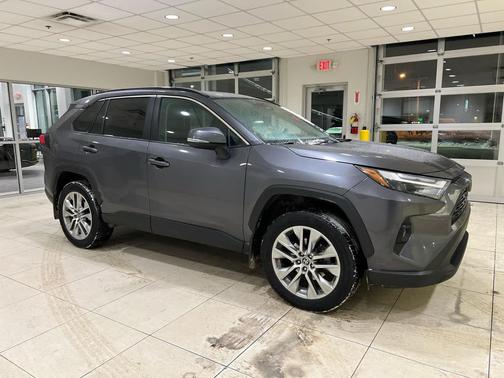 2022 Toyota RAV4 XLE Premium