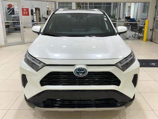 2022 Toyota RAV4 Hybrid SE