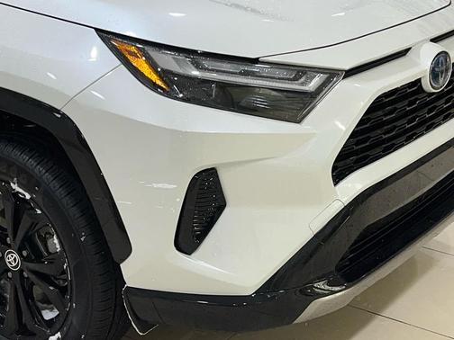 2022 Toyota RAV4 Hybrid SE