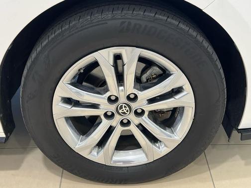 White 2022 Toyota Sienna XSE 7 Passenger