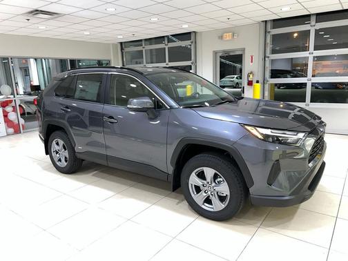 2025 Toyota RAV4 Hybrid LE