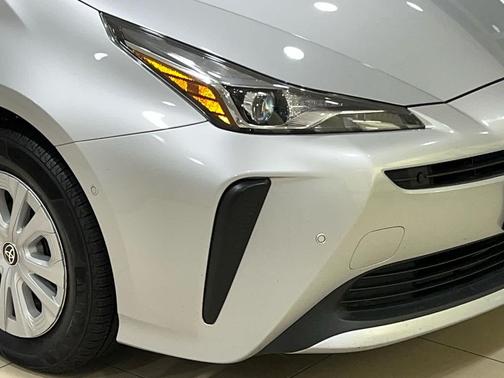 2020 Toyota Prius LE
