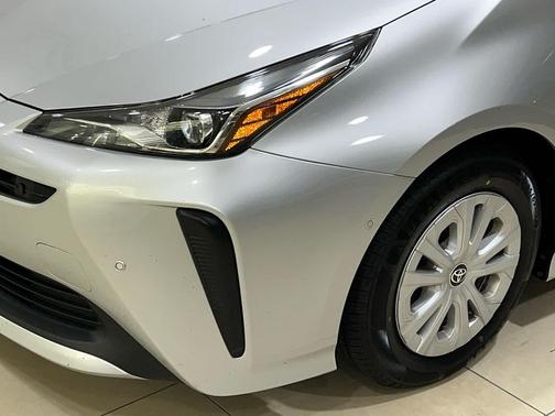 2020 Toyota Prius LE