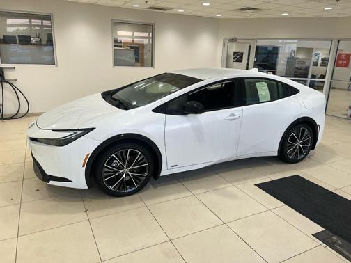 2024 Toyota Prius XLE