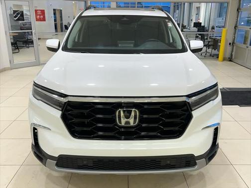 2023 Honda Pilot Touring 8-Passenger
