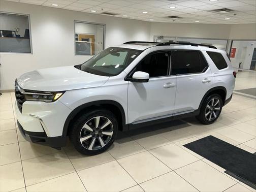2023 Honda Pilot Touring 8-Passenger