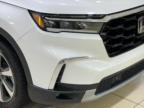 2023 Honda Pilot Touring 8-Passenger