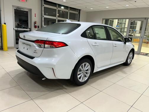 2026 Toyota Corolla Hybrid LE