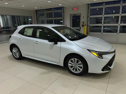 Wind Chill Pearl 2026 Toyota Corolla SE