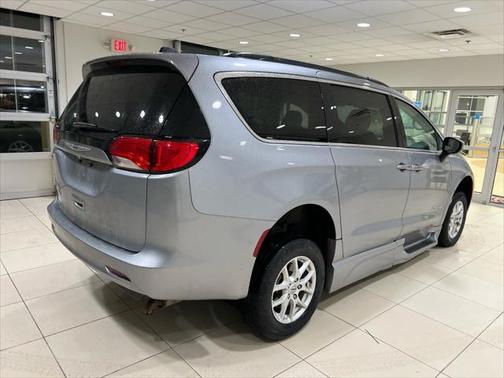 2021 Chrysler Voyager LXI