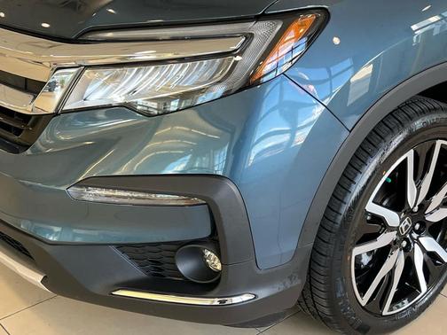 2022 Honda Pilot Touring 8-Passenger