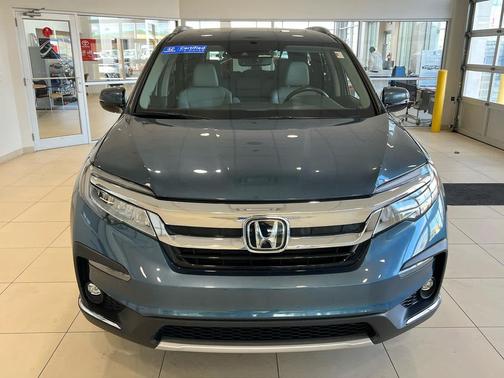 2022 Honda Pilot Touring 8-Passenger