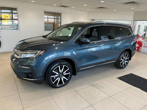 2022 Honda Pilot Touring 8-Passenger