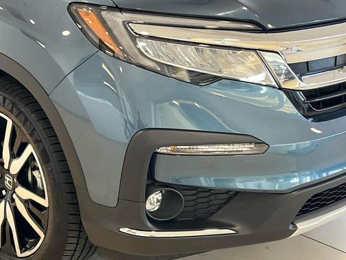 2022 Honda Pilot Touring 8-Passenger