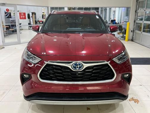 2021 Toyota Highlander Hybrid Platinum