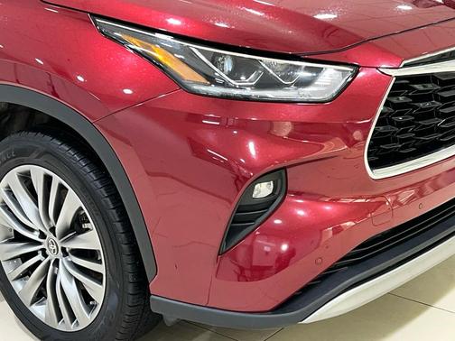 2021 Toyota Highlander Hybrid Platinum