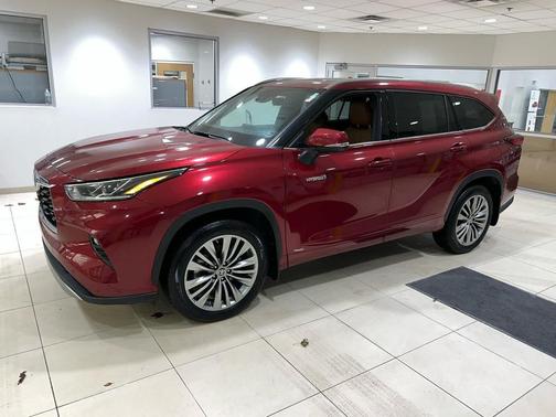 2021 Toyota Highlander Hybrid Platinum