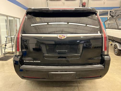 2016 Cadillac Escalade ESV Platinum