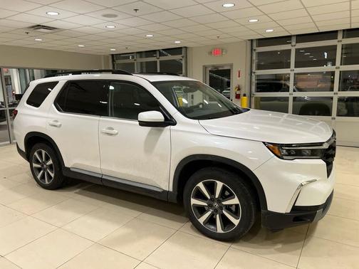 2024 Honda Pilot Touring 8-Passenger