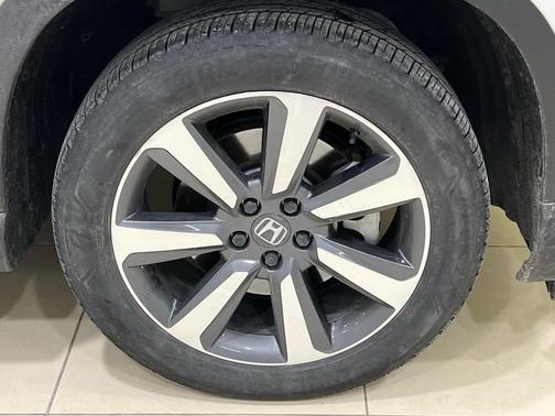 2024 Honda Pilot Touring 8-Passenger