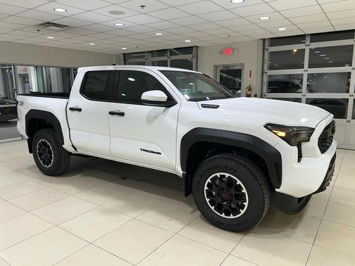 2026 Toyota Tacoma Hybrid TRD Off Road