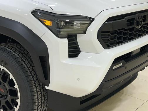 2026 Toyota Tacoma Hybrid TRD Off Road