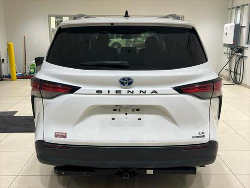 2022 Toyota Sienna LE