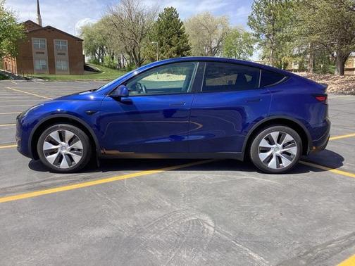 2023 Tesla Model Y Long Range Dual Motor All-Wheel Drive