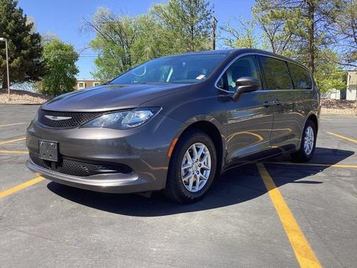 2023 Chrysler Voyager LX