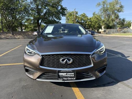 2017 INFINITI QX30 Base