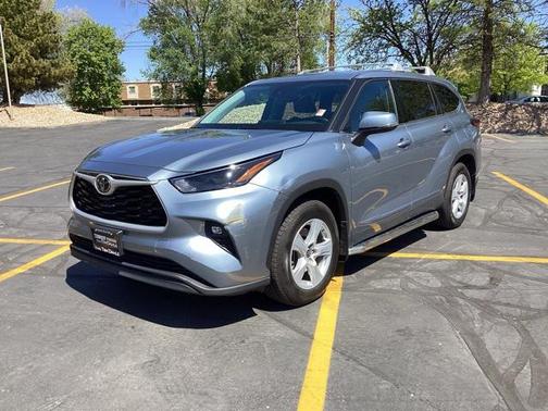 2022 Toyota Highlander LE