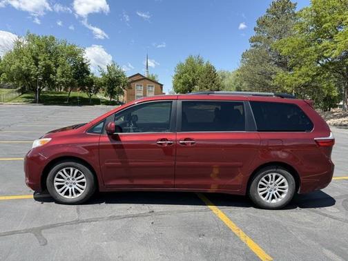 2015 Toyota Sienna SE