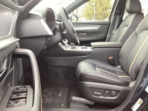 2025 Mazda CX-90 PHEV Premium Plus
