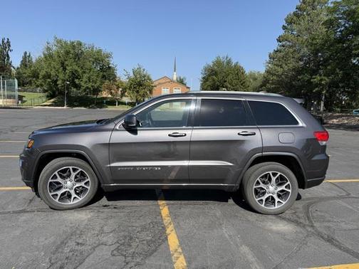 2018 Jeep Grand Cherokee Sterling Edition