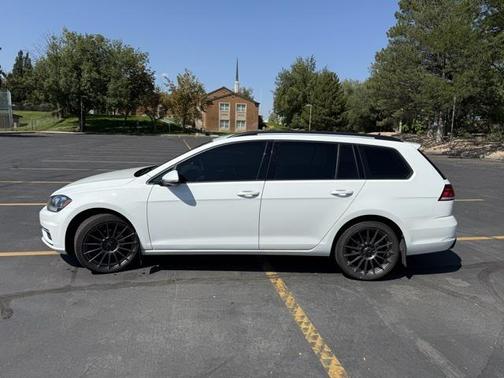 2018 Volkswagen Golf SportWagen TSI S