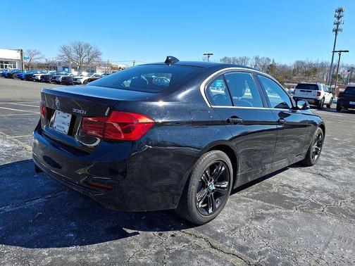 2017 BMW 330 i xDrive