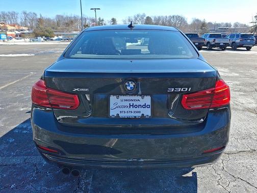 2017 BMW 330 i xDrive