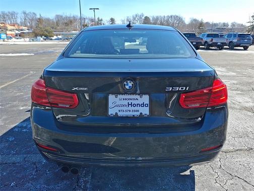 2017 BMW 330 i xDrive