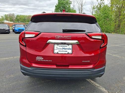 Cayenne Red Tintcoat 2022 GMC Terrain SLE