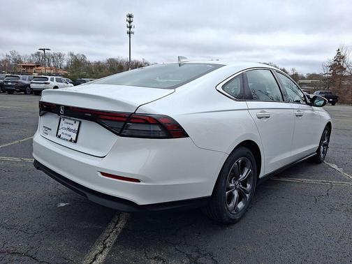 White 2023 Honda Accord EX