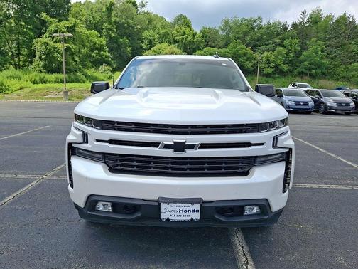 Iridescent Pearl Tricoat 2020 Chevrolet Silverado 1500 RST
