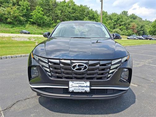2022 Hyundai TUCSON SE