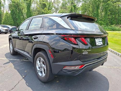2022 Hyundai TUCSON SE