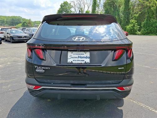 2022 Hyundai TUCSON SE