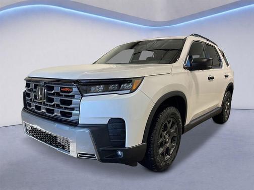 Platinum White Pearl 2026 Honda Pilot TrailSport