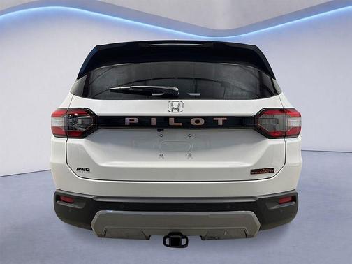Platinum White Pearl 2026 Honda Pilot TrailSport