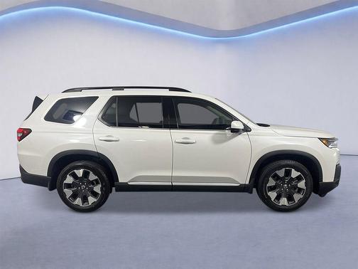 Platinum White Pearl 2026 Honda Pilot Elite